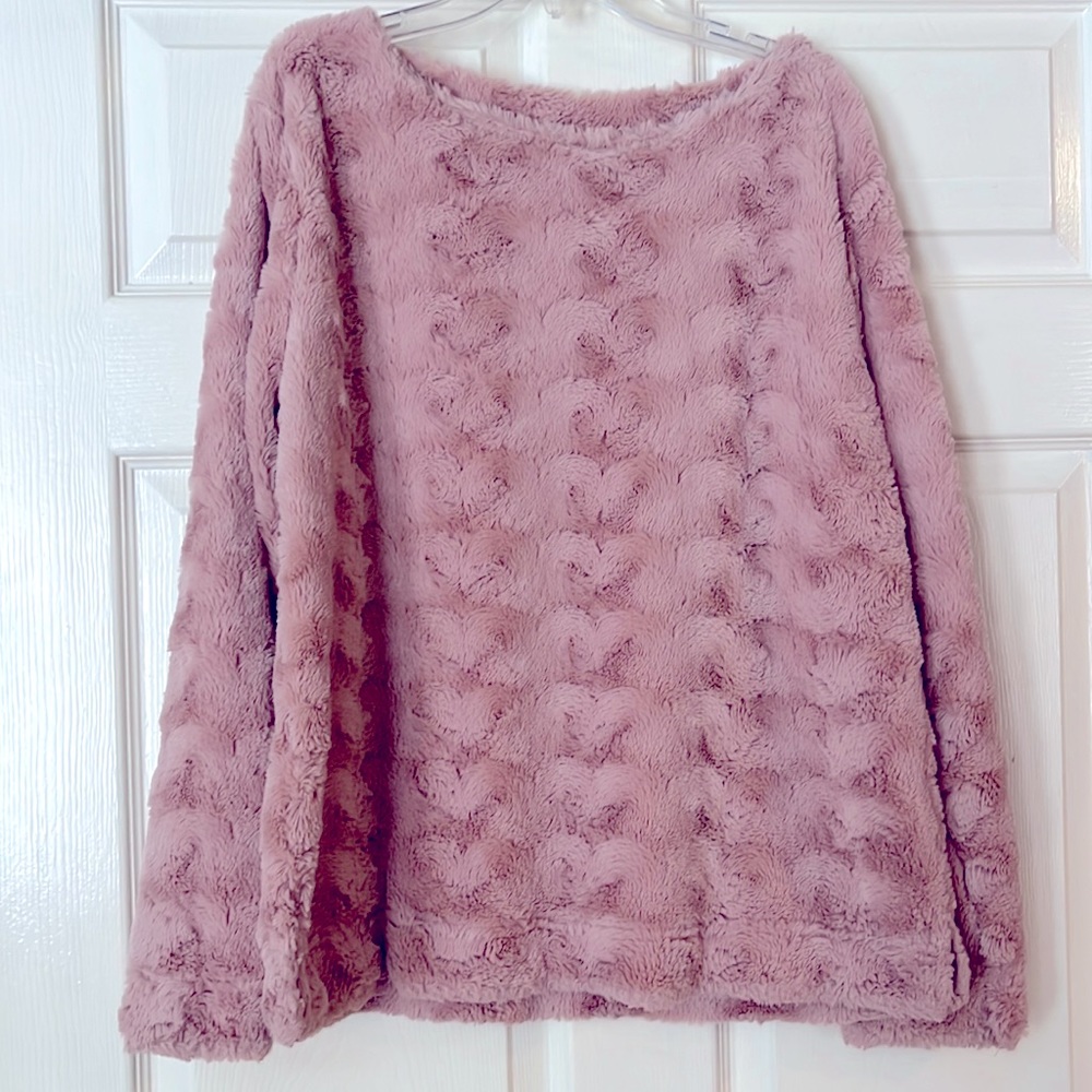 Warm and plush pullover pink top by Massini.